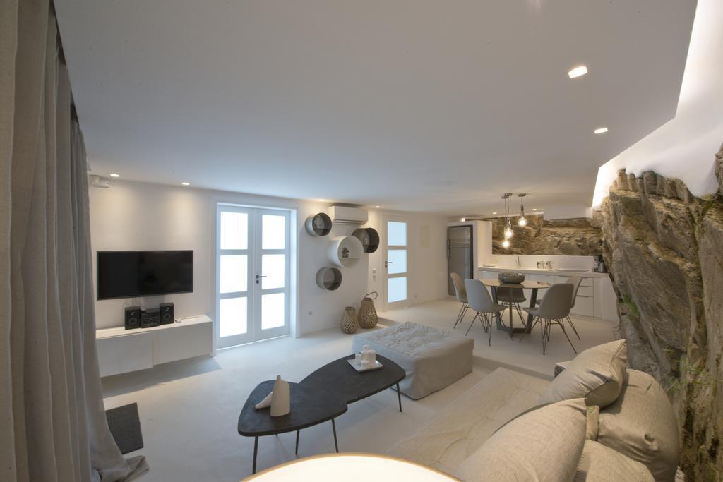 Diles Villas & Suites Mykonos Tourlos Bagian luar foto