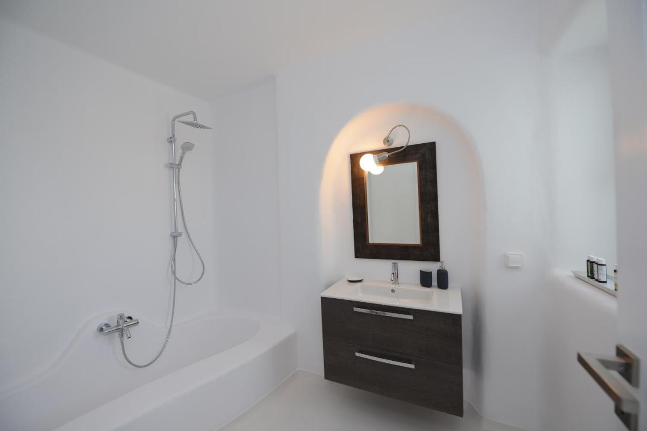Diles Villas & Suites Mykonos Tourlos Bagian luar foto